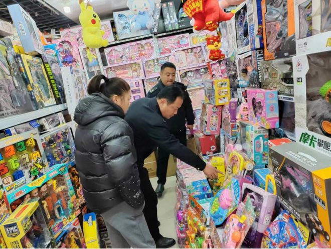 六安開展校園周邊玩具銷售突擊檢查，筑牢兒童安全防線